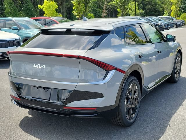 New 2026 Kia EV6 Wind RWD image 16