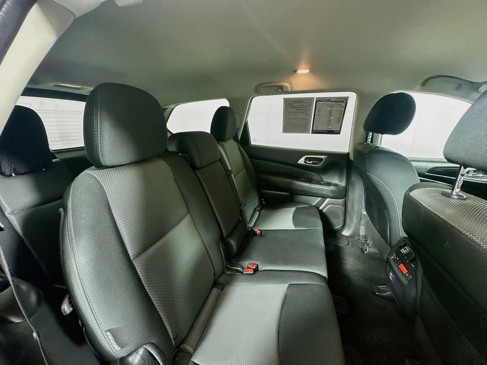 Used 2018 Nissan Pathfinder SV AWD/4WD image 26