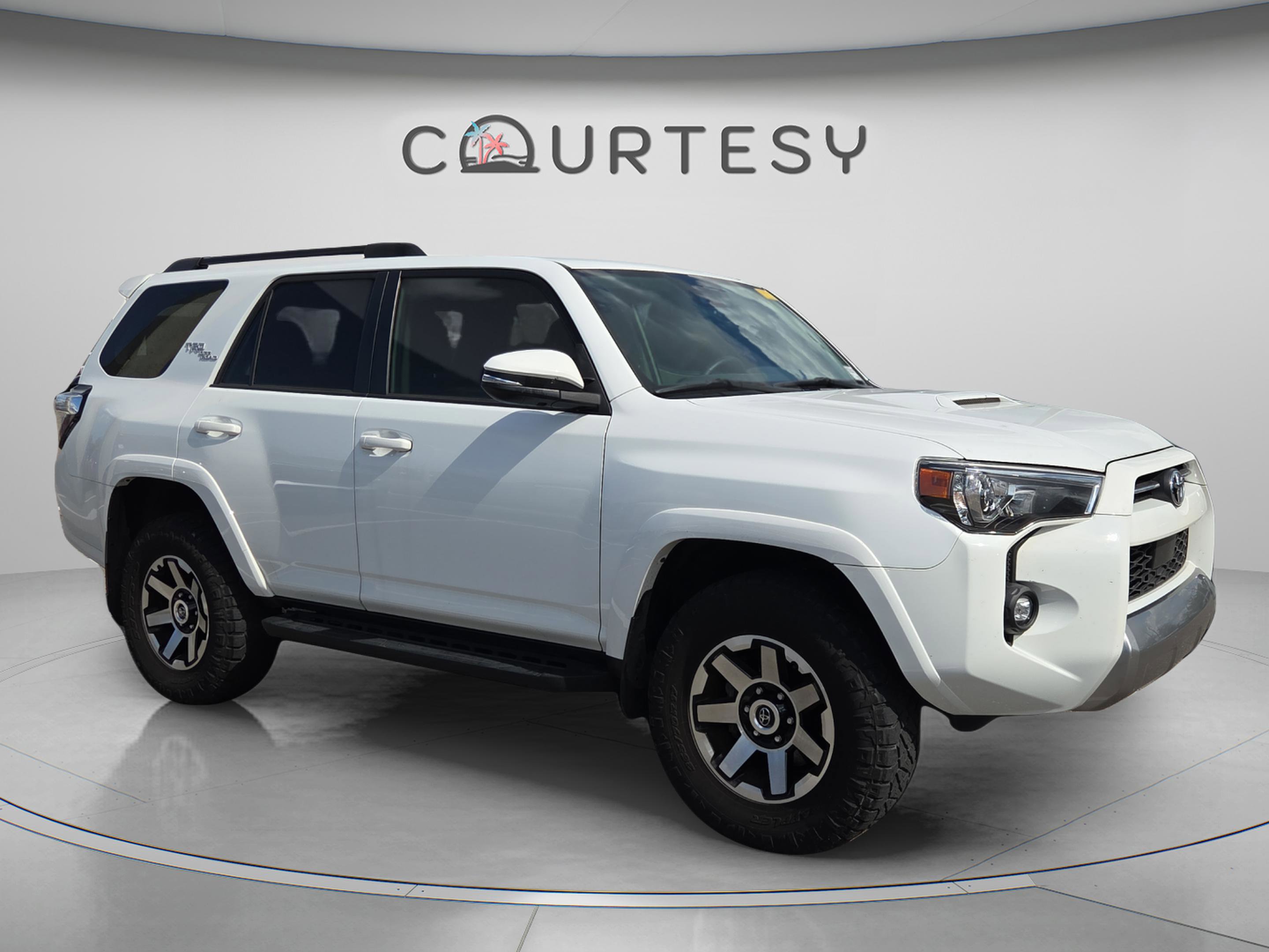 Certified 2024 Toyota 4Runner TRD Off-Road Premium w/ Moonroof Package AWD/4WD image 3