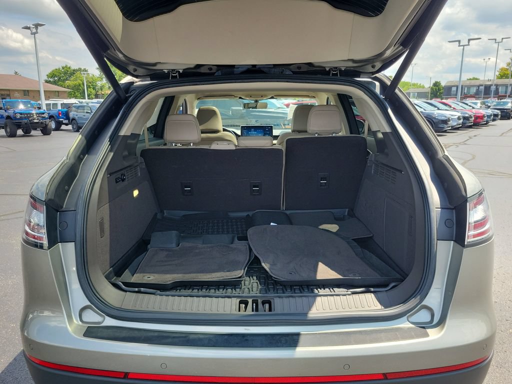 Certified 2023 Lincoln Nautilus Reserve AWD/4WD image 10