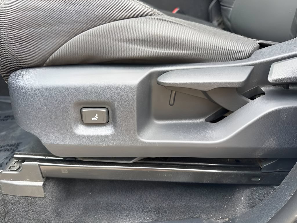 Used 2025 Toyota Tacoma SR RWD image 10