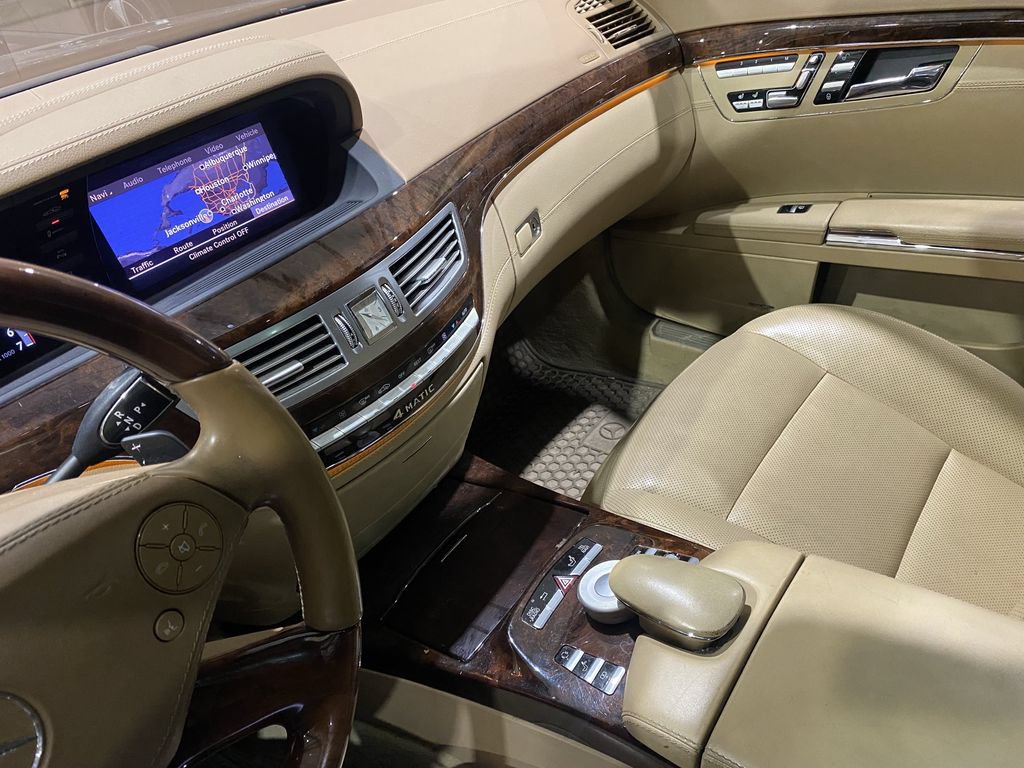 Used 2011 Mercedes-Benz S 550 4MATIC image 8