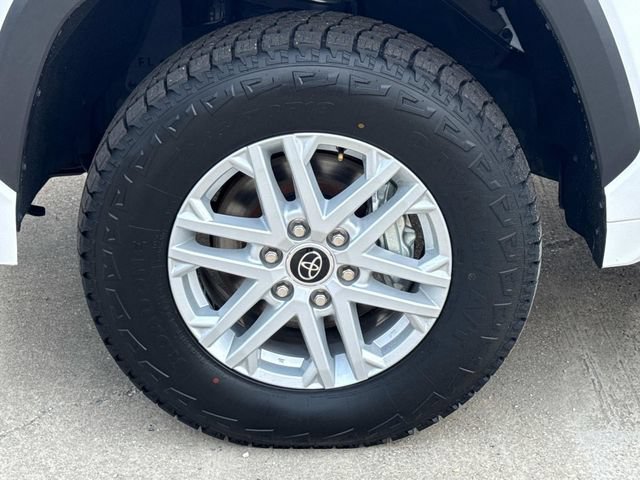 Used 2024 Toyota Tundra SR5 w/ SR5 Convenience Package AWD/4WD image 5