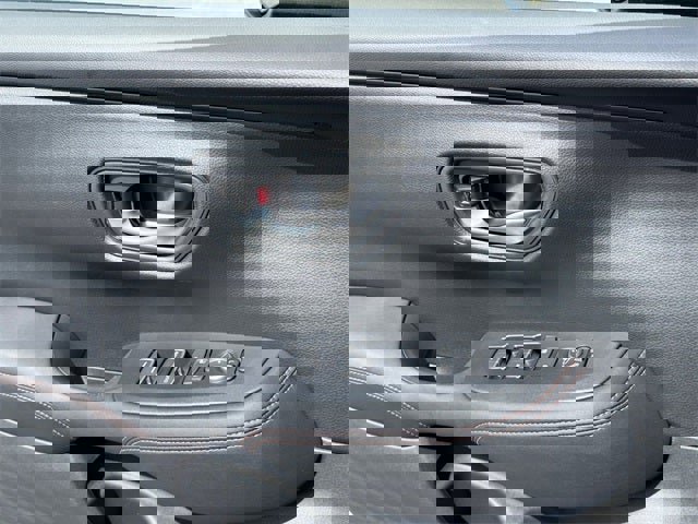 Used 2025 Honda HR-V Sport image 15