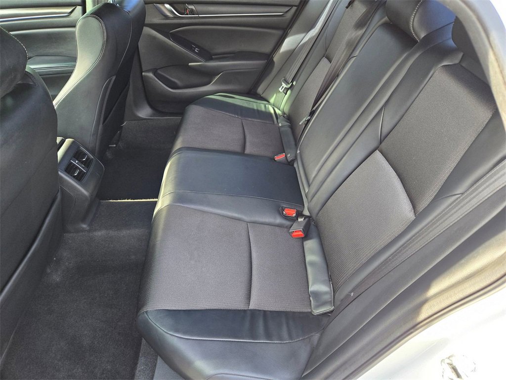 Used 2018 Honda Accord Sport image 10