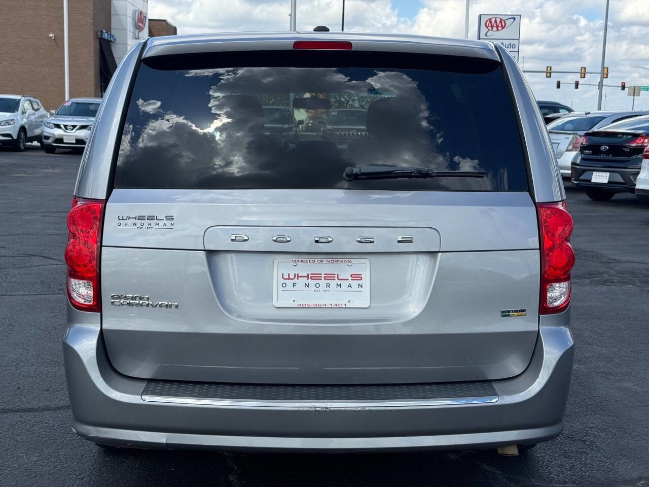 Used 2016 Dodge Grand Caravan SE image 6