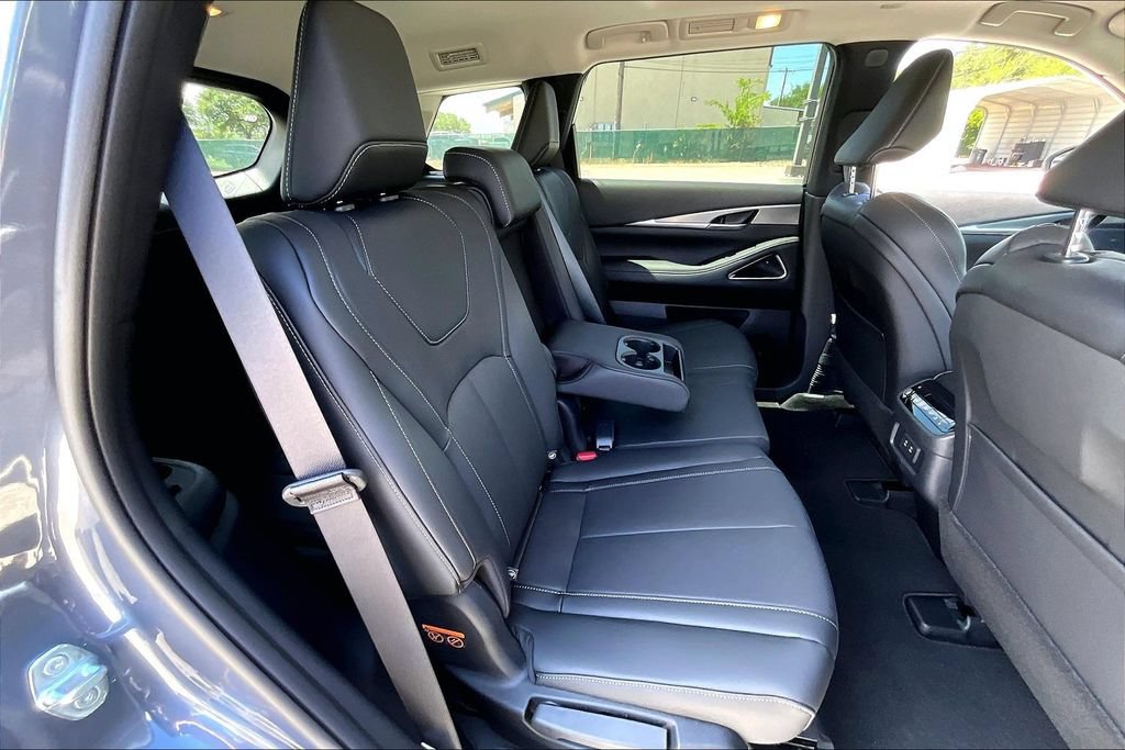 Used 2027 INFINITI QX60 Luxe w/ Cargo Package FWD image 25
