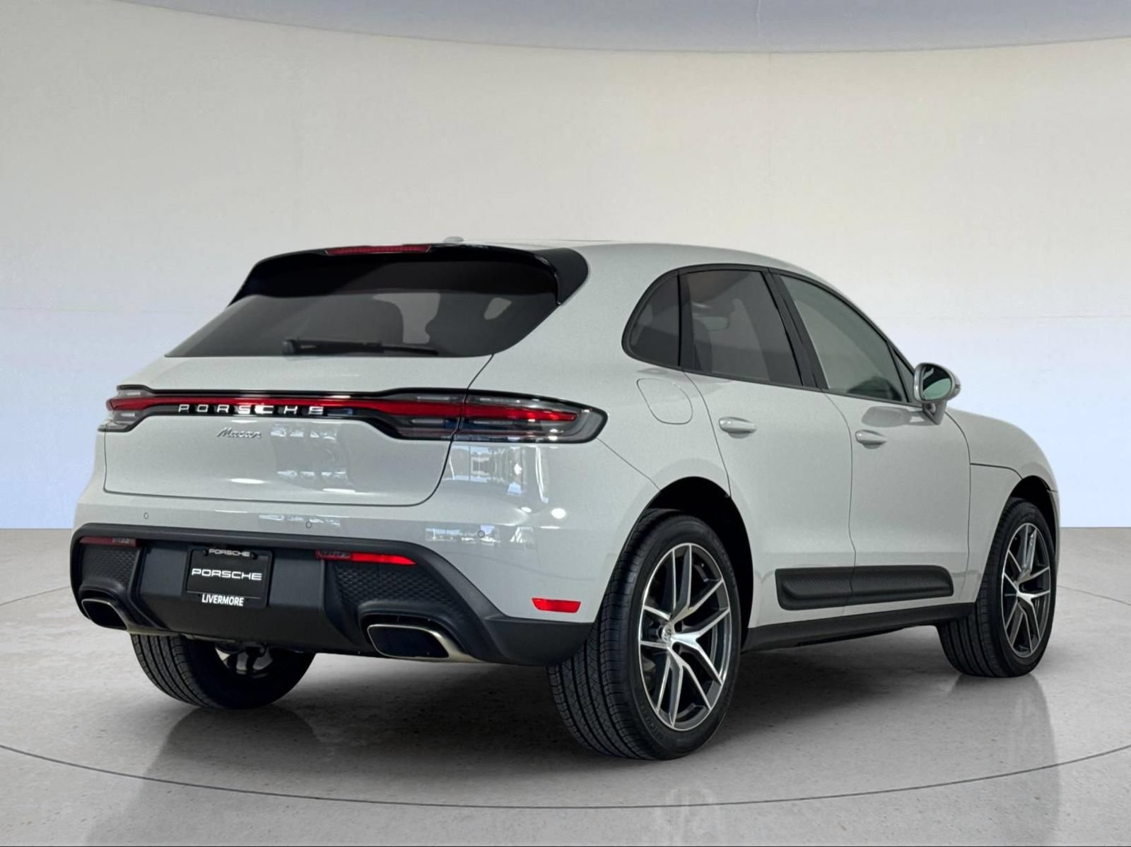 New 2026 Porsche Macan AWD/4WD image 8