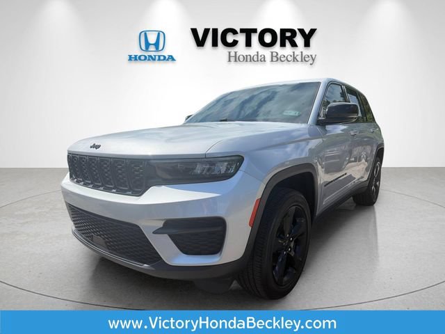 Used 2023 Jeep Grand Cherokee Altitude