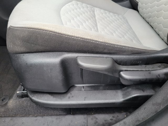 Used 2020 Chevrolet Equinox LS FWD image 20