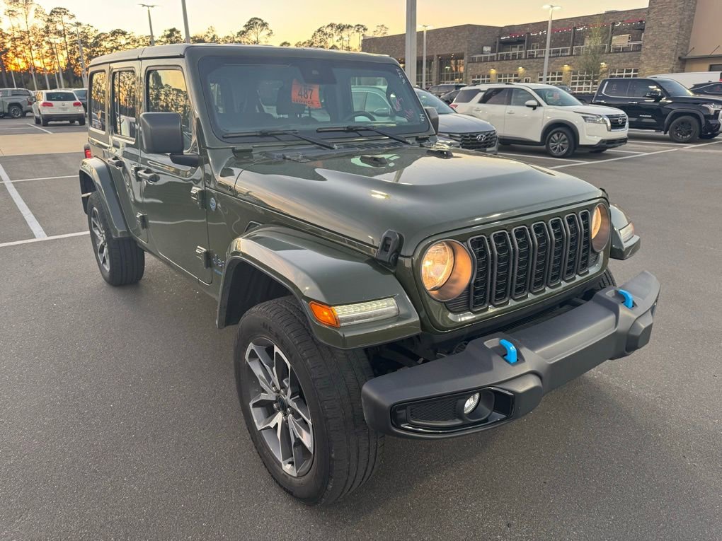 Used 2024 Jeep Wrangler Unlimited image 2