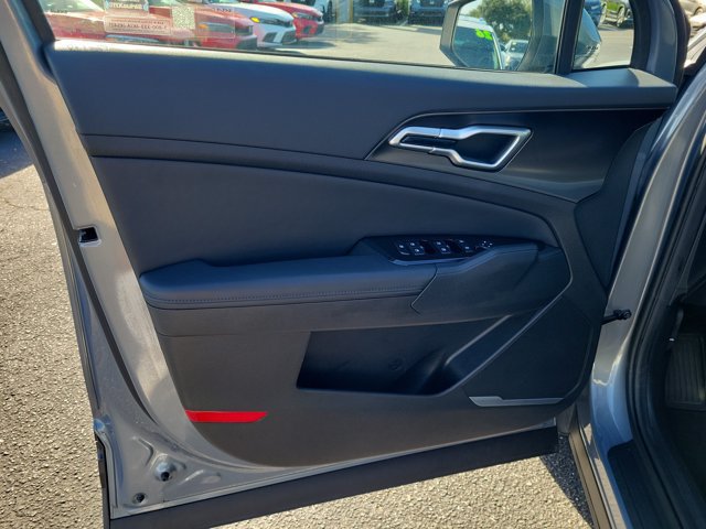 Used 2025 Kia Sportage EX w/ Premium Package FWD image 17