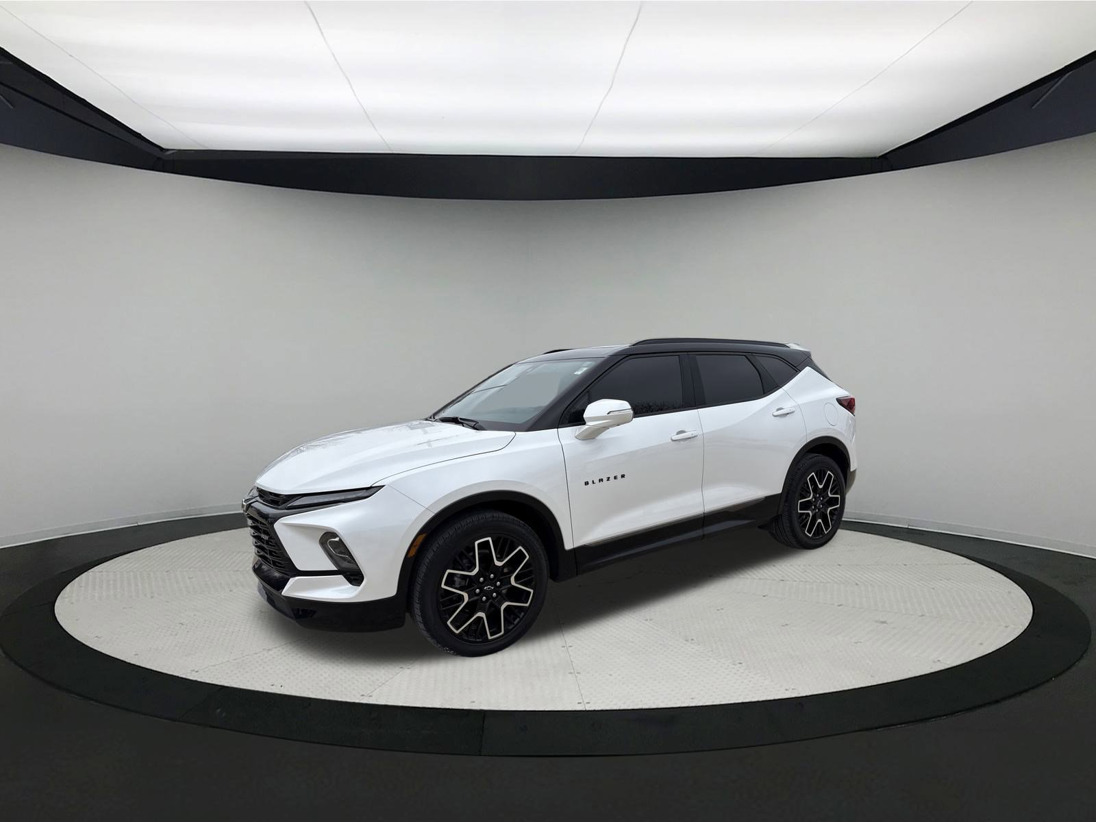 Used 2023 Chevrolet Blazer RS w/ Driver Confidence II Package AWD/4WD image 3