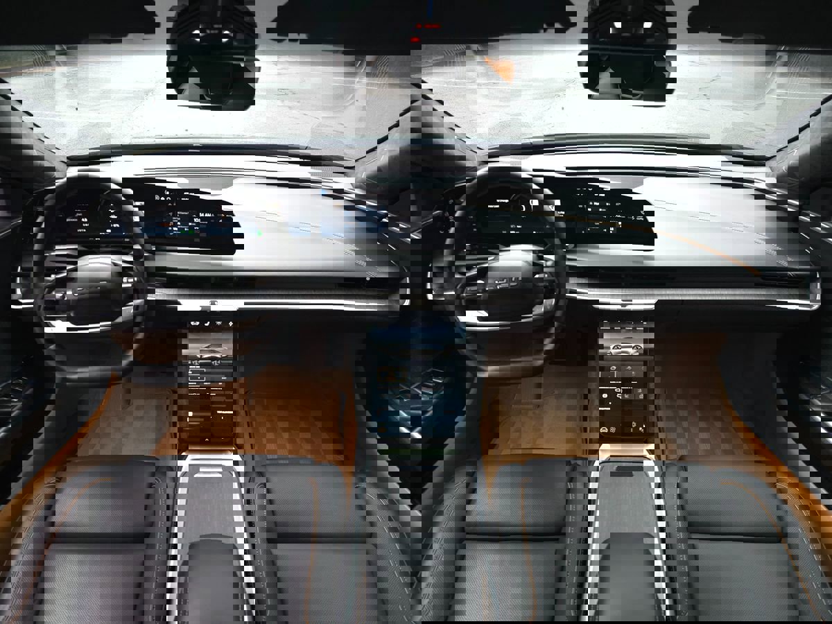 Used 2023 Lucid Air Touring image 11