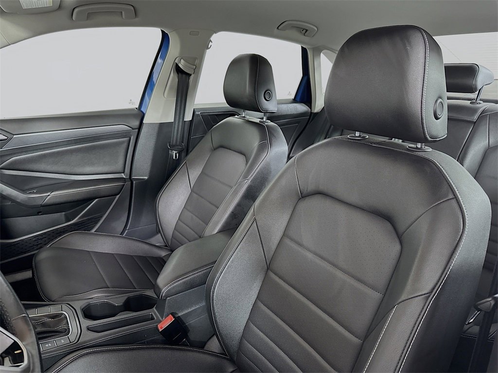 Used 2022 Volkswagen Jetta SE image 8