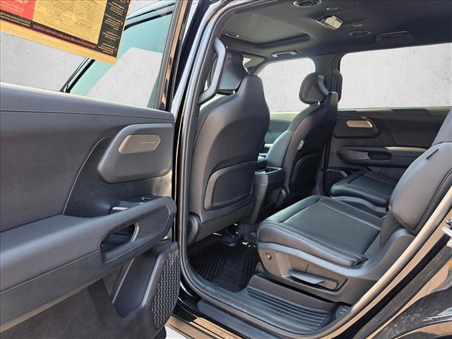 Used 2027 Kia Telluride S w/ Towing Package AWD/4WD image 18