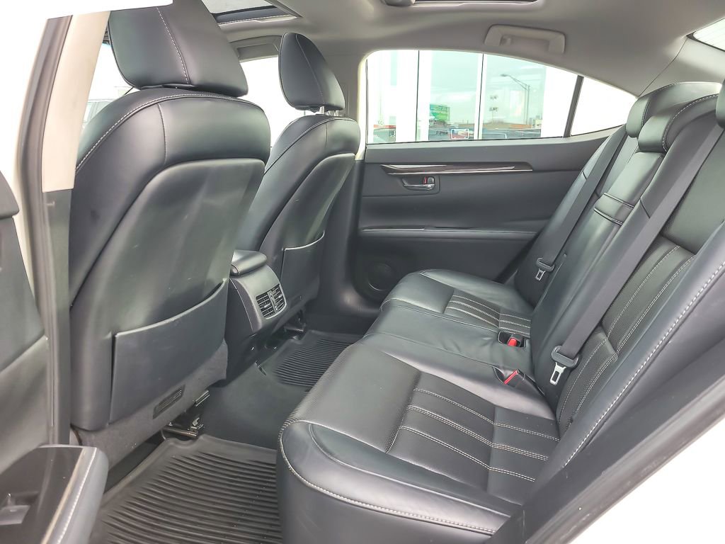 Used 2016 Lexus ES 350 w/ Luxury Package w/Wood Trim image 9