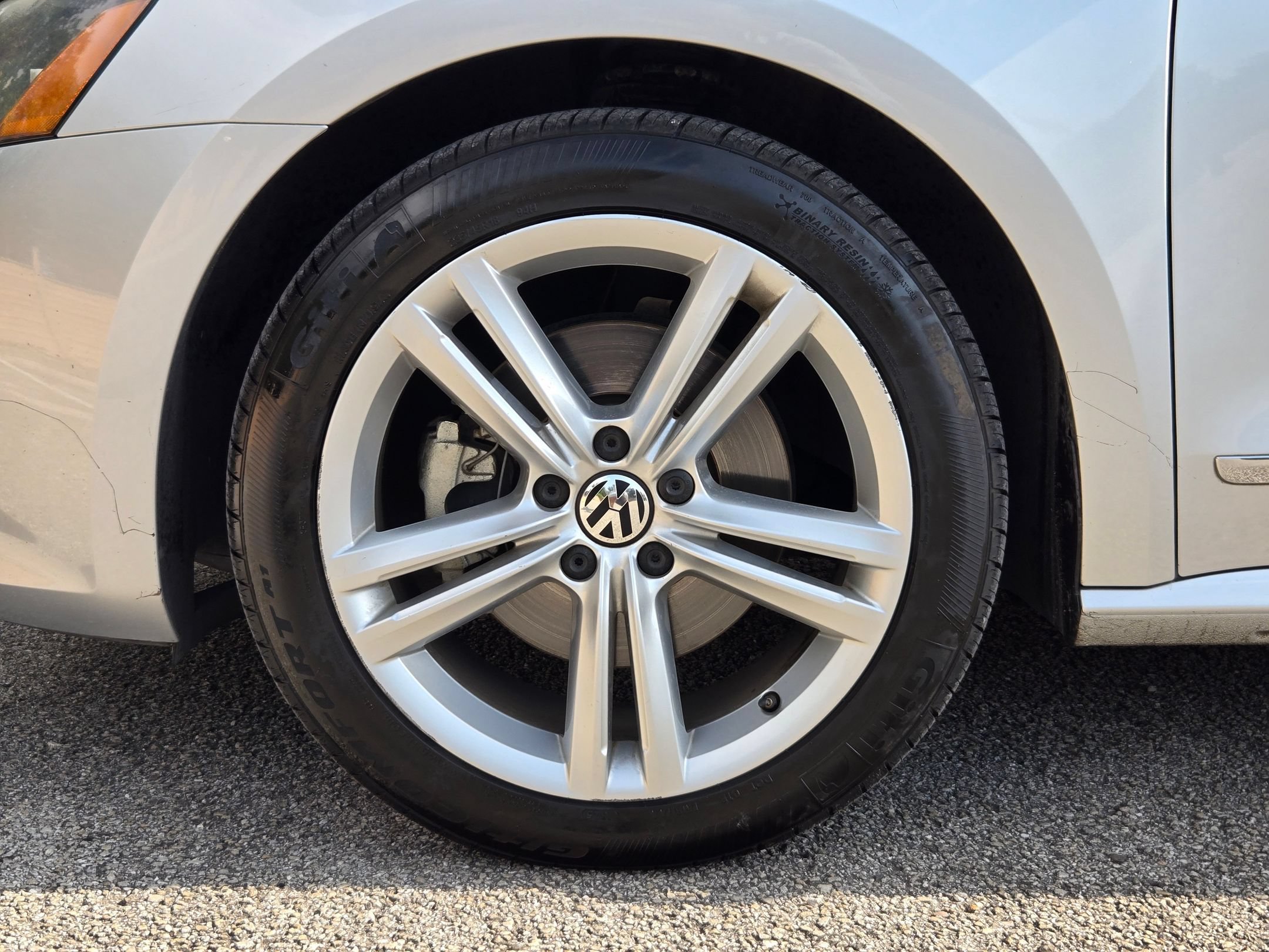 Used 2015 Volkswagen Passat 1.8T SEL Premium FWD image 31