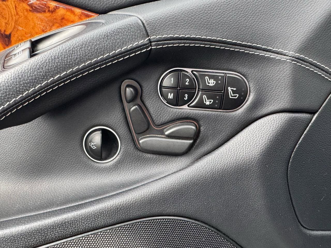 Used 2012 Mercedes-Benz SL 550 image 33