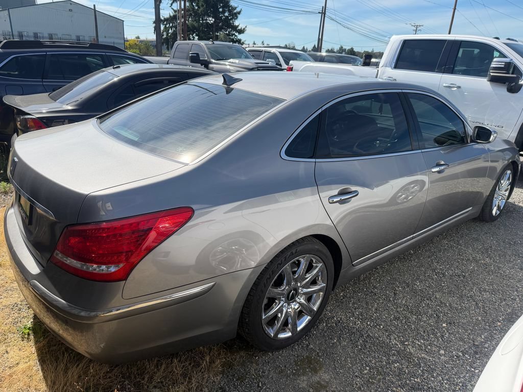 Used 2012 Hyundai Equus Signature RWD image 3