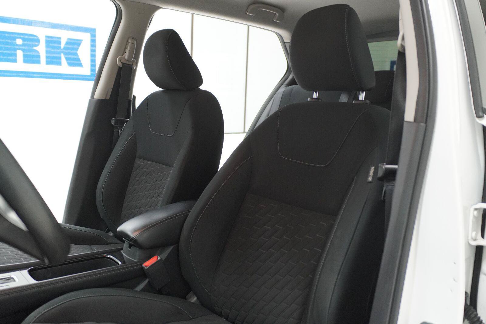 Used 2023 Nissan Kicks SV w/ Exterior Package FWD image 6