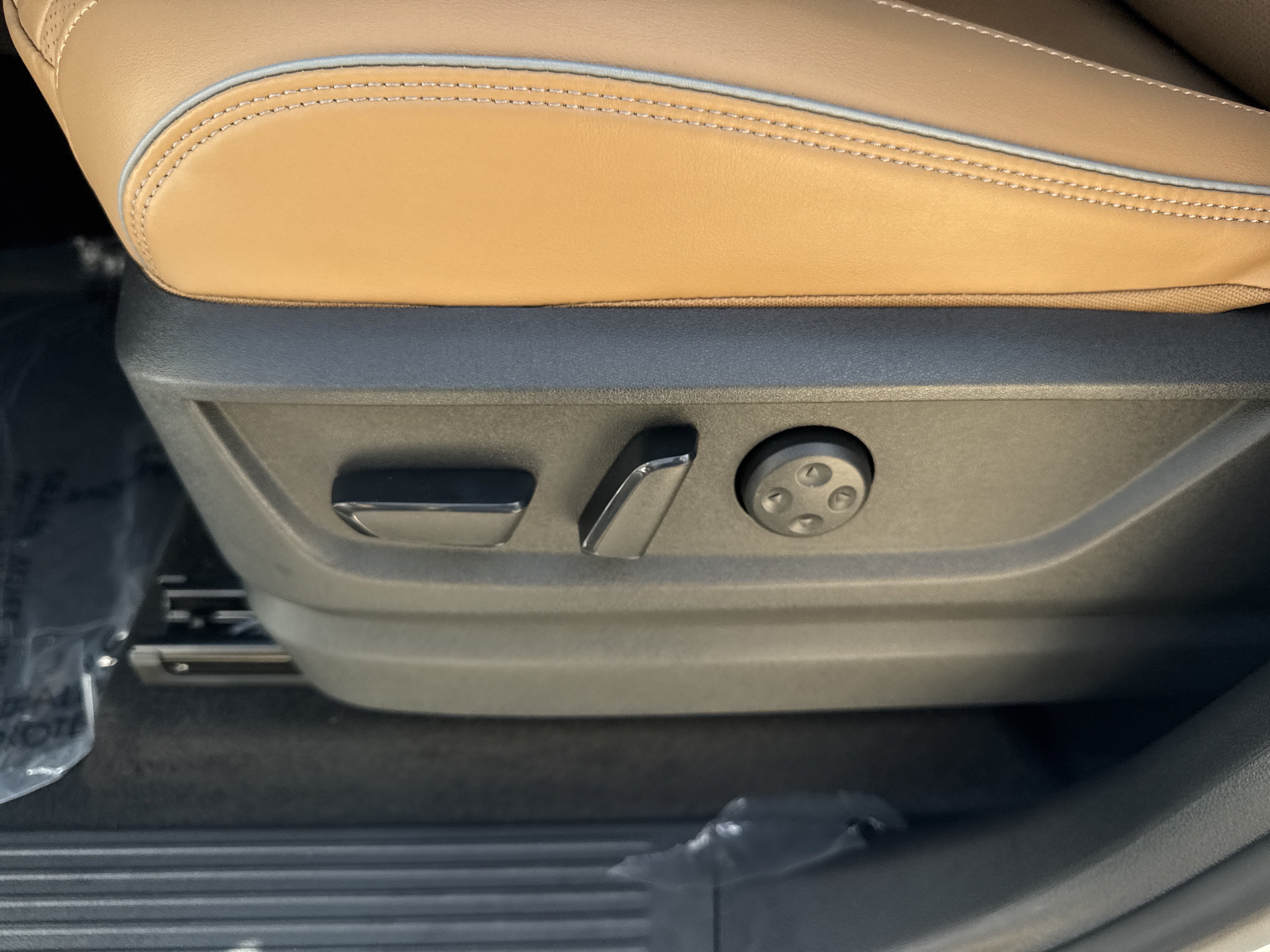 New 2027 INFINITI QX80 Luxe w/ Cargo Package RWD image 18