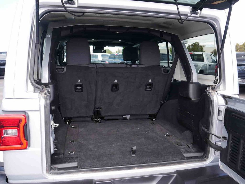 Certified 2024 Jeep Wrangler Unlimited Sahara AWD/4WD image 9