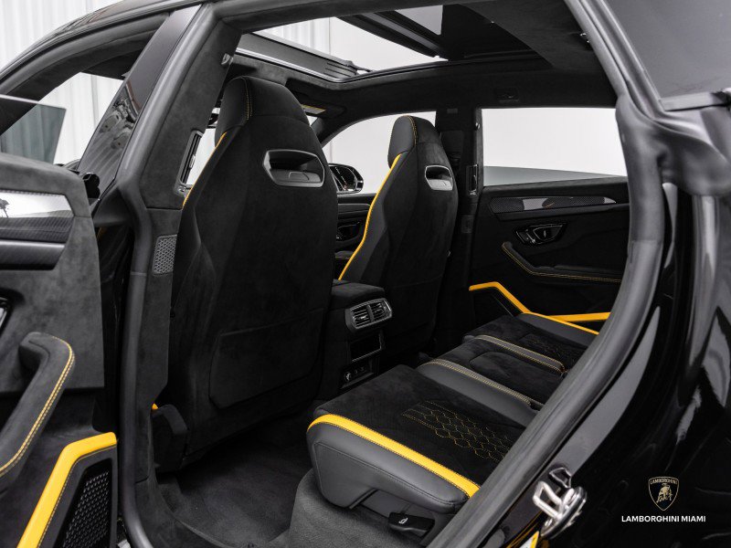 Used 2024 Lamborghini Urus Performante image 44