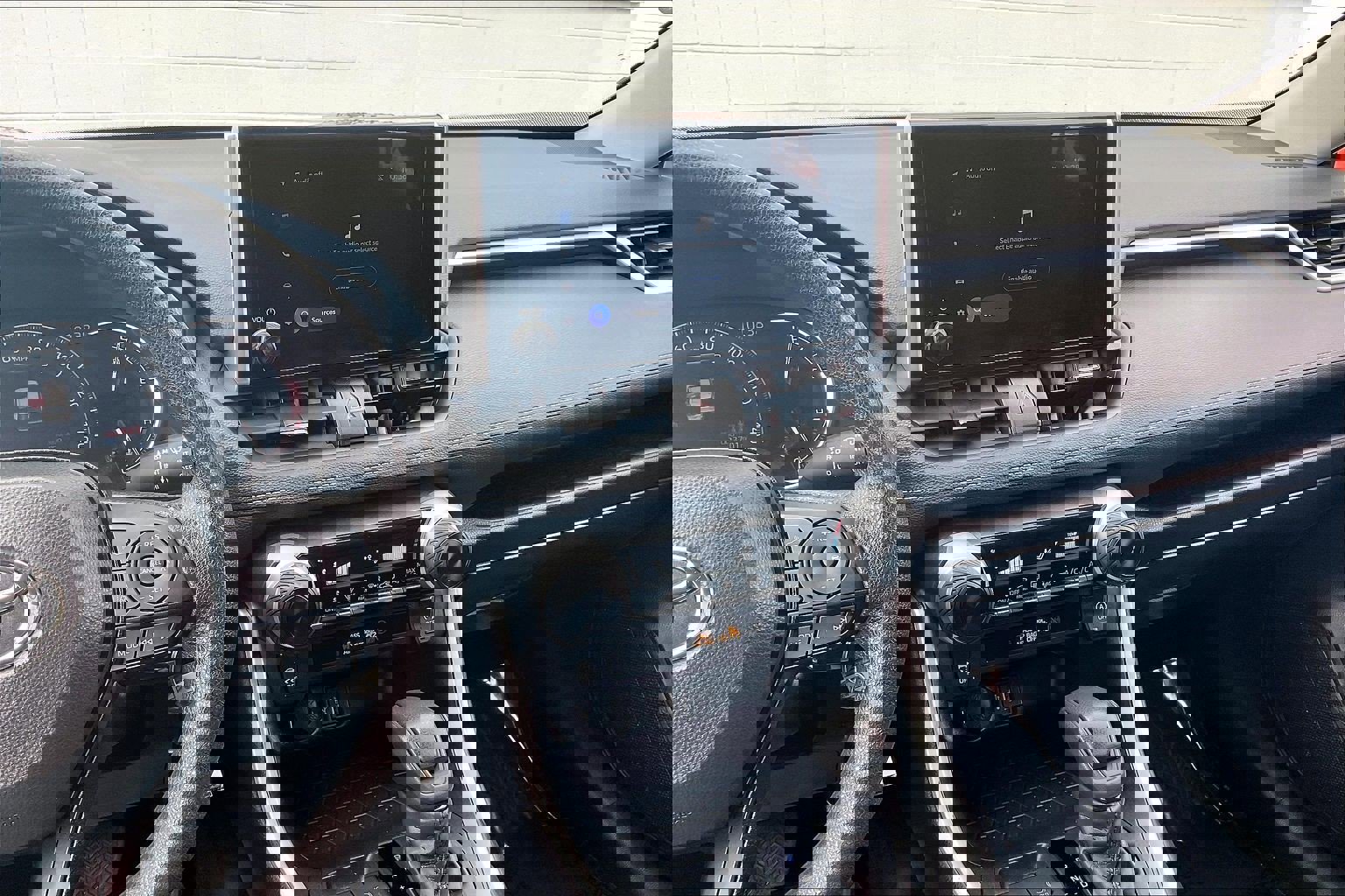 Used 2025 Toyota RAV4 LE image 7