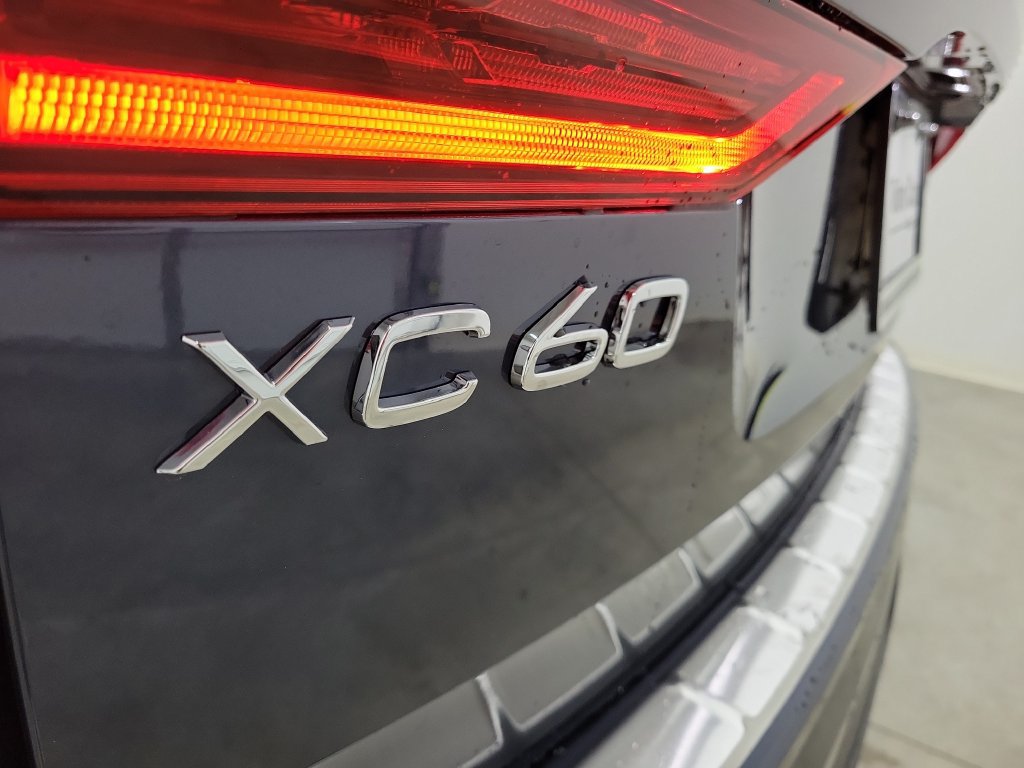 New 2026 Volvo XC60 B5 Plus w/ Protection Package Premier AWD/4WD image 9
