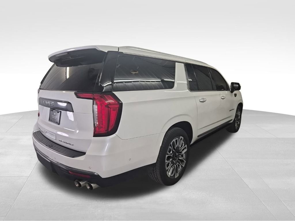 Used 2023 GMC Yukon XL Denali Ultimate image 5