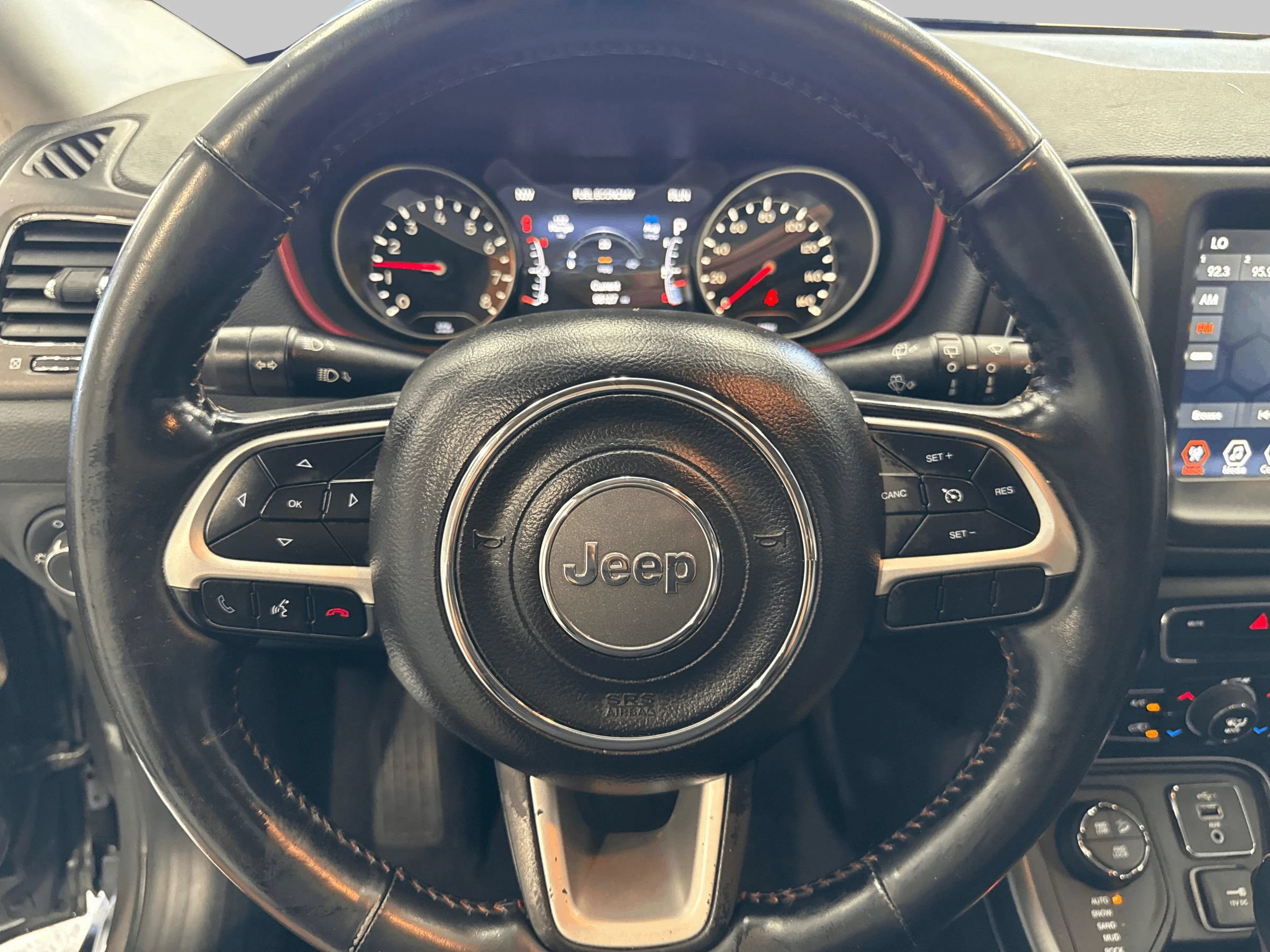 Used 2019 Jeep Compass Trailhawk w/ Cold Weather Group AWD/4WD image 18