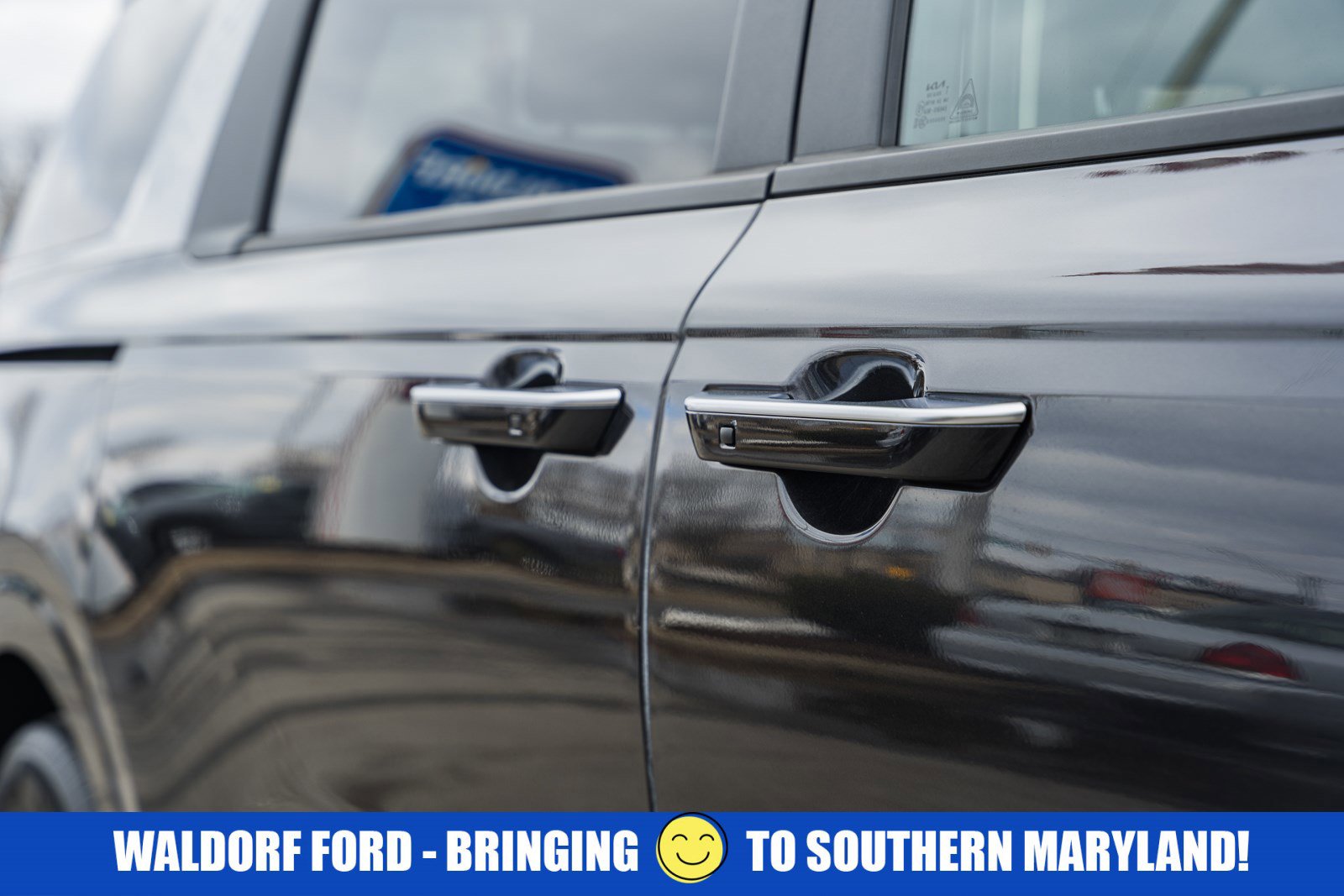 Used 2023 Kia Carnival LX image 13