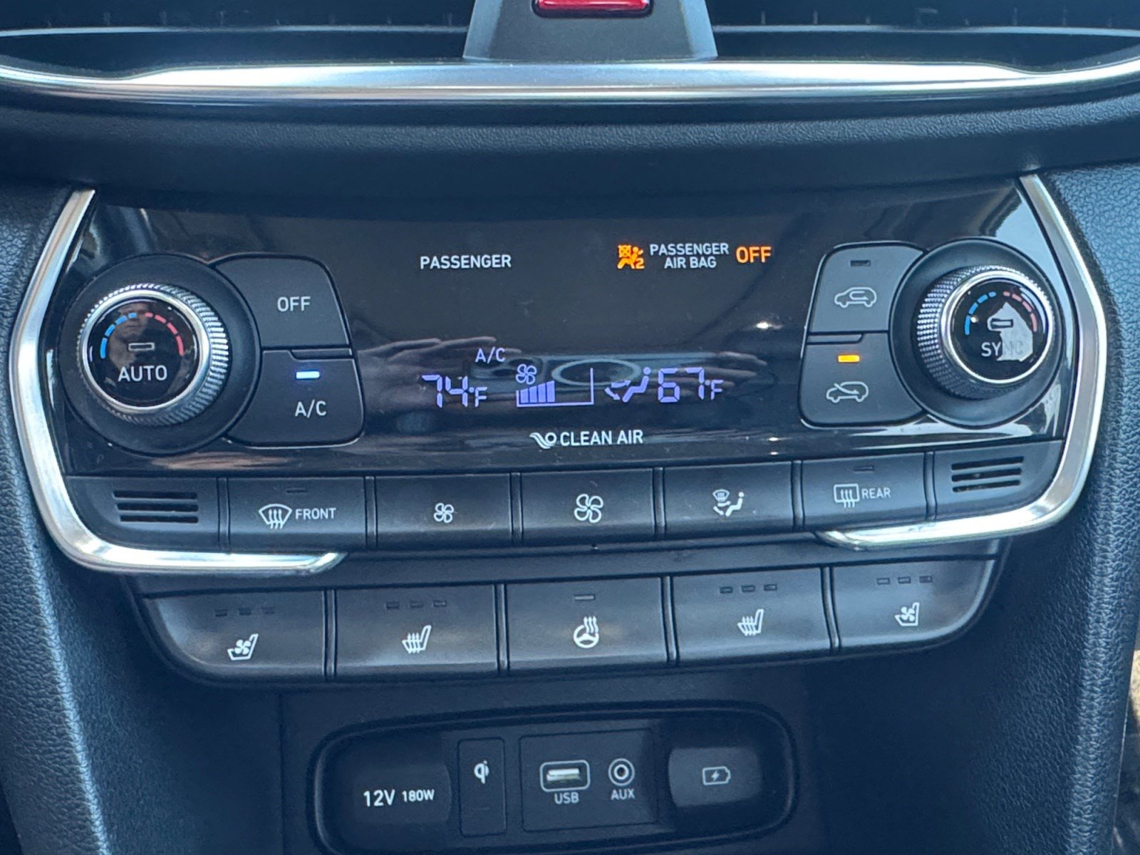 Used 2019 Hyundai Santa Fe FWD image 17