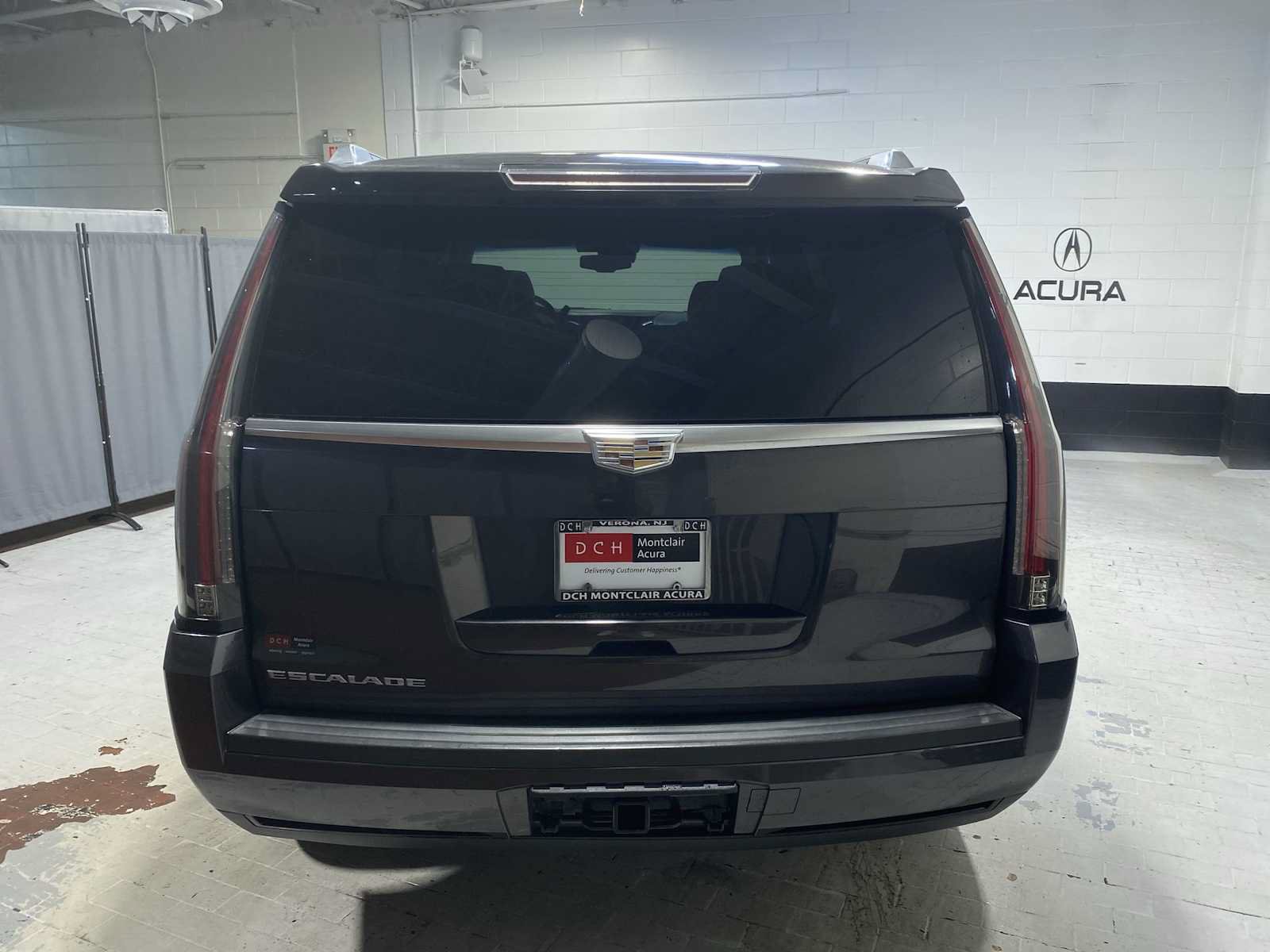 Used 2015 Cadillac Escalade Premium AWD/4WD image 5