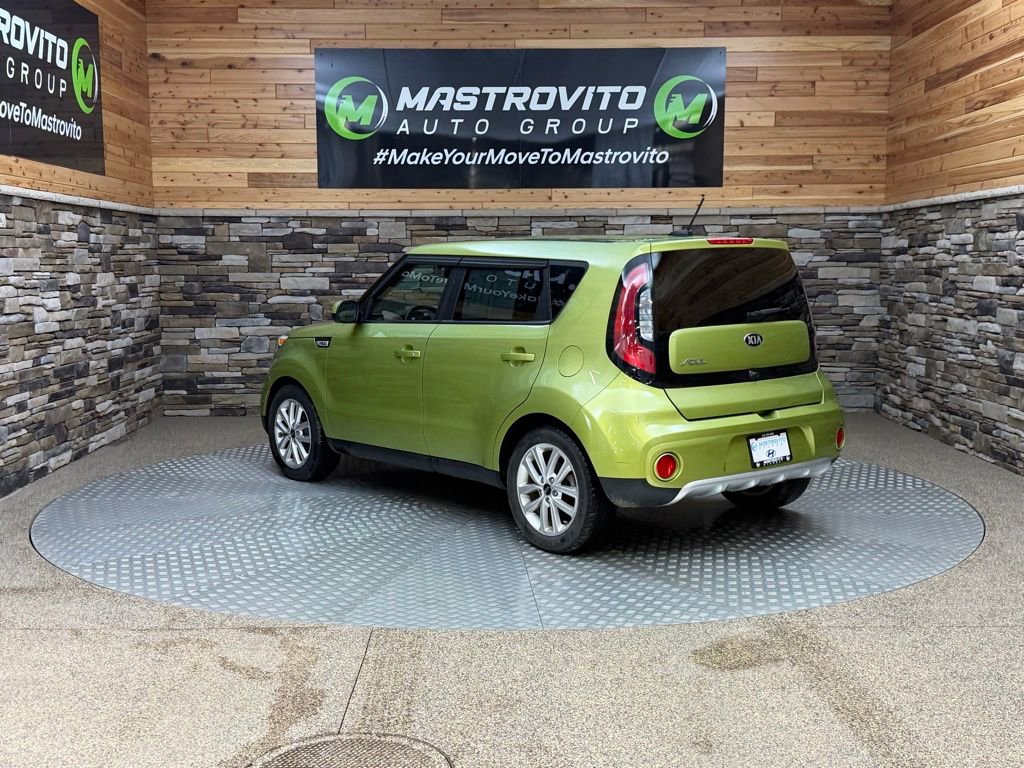 Used 2018 Kia Soul + image 7