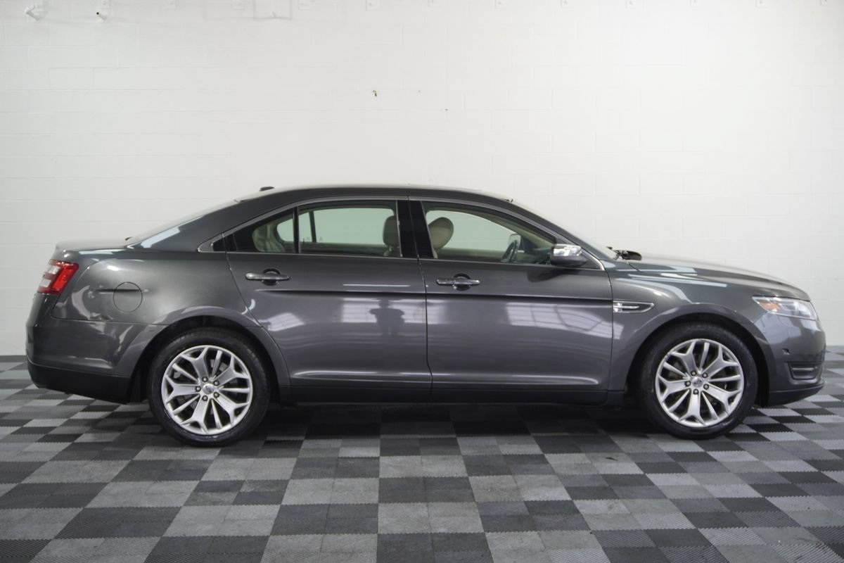 Used 2018 Ford Taurus Limited w/ Driver Assist Package AWD/4WD image 7