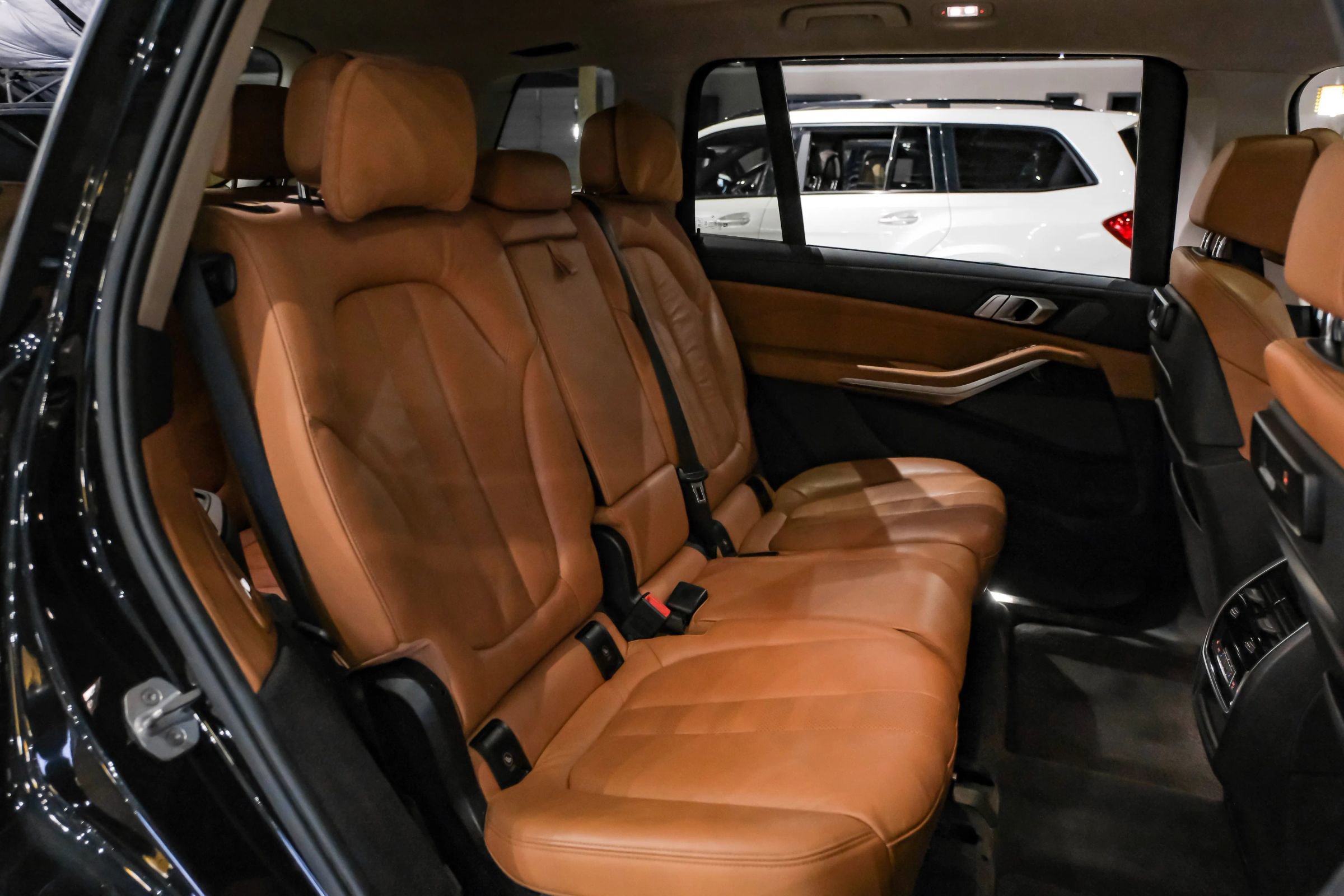 Used 2019 BMW X7 xDrive50i w/ Premium Package image 32