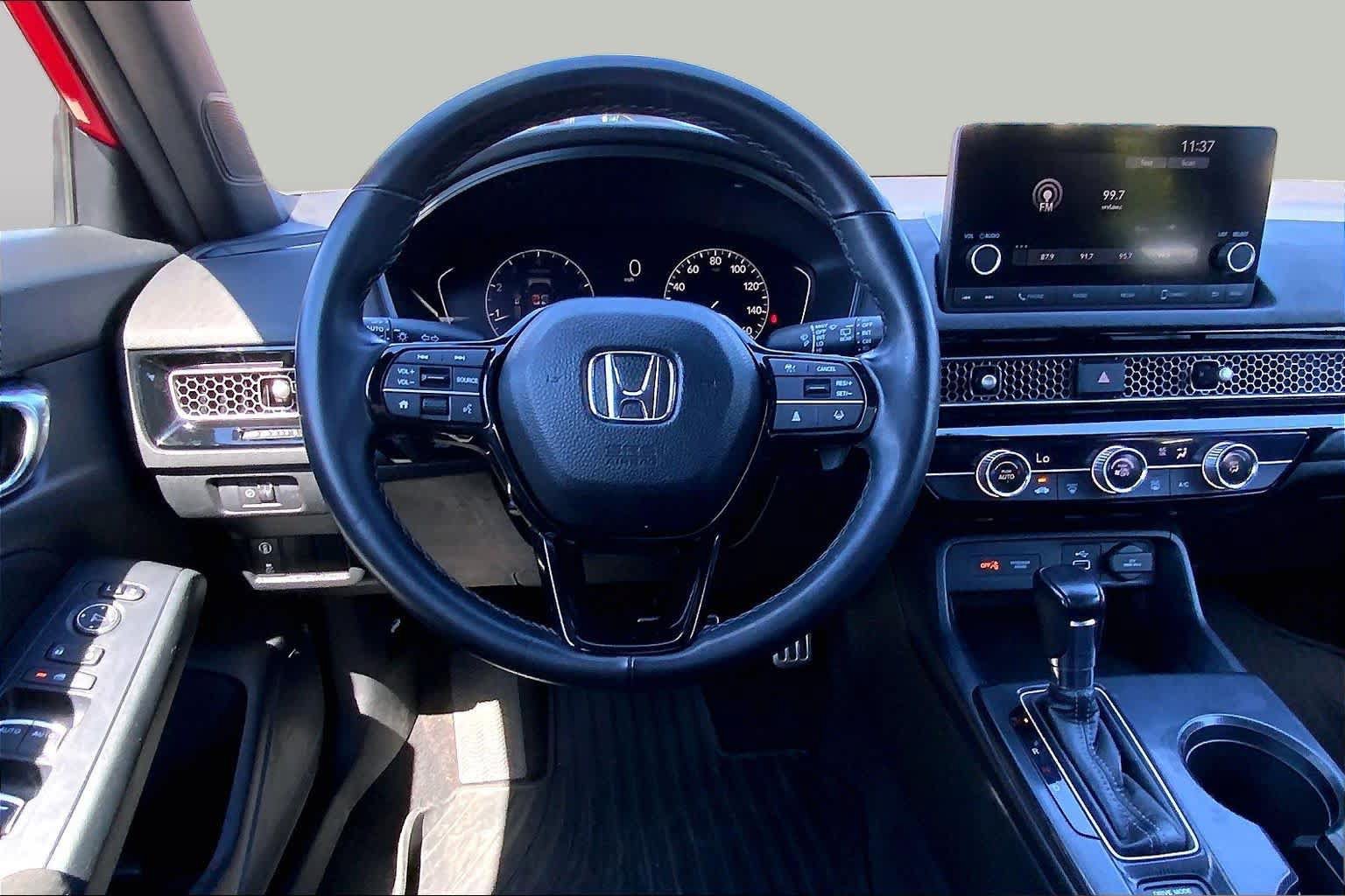 Used 2023 Honda Civic Sport image 6