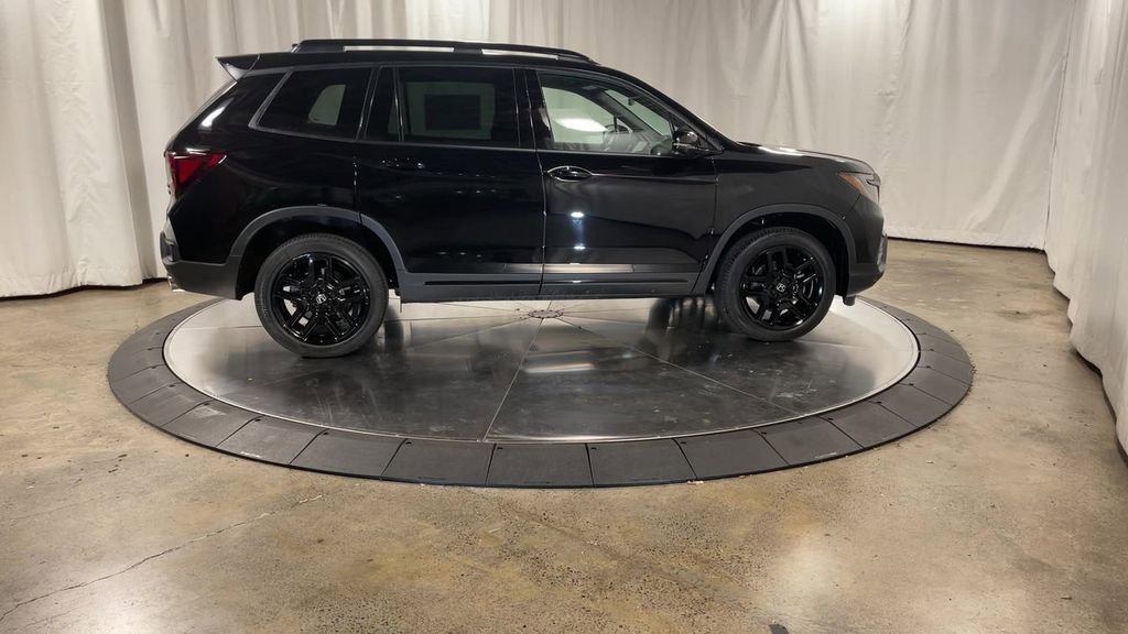 Certified 2024 Honda Passport Black Edition image 2