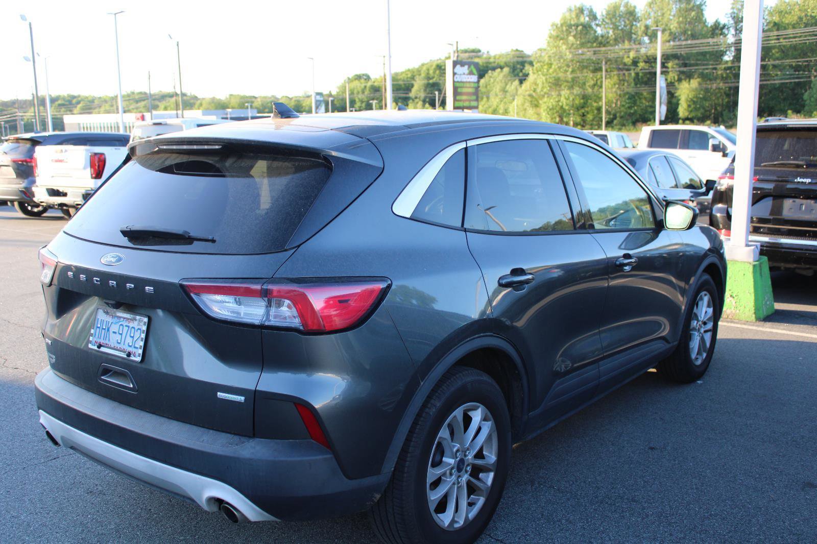 Used 2020 Ford Escape SE FWD image 6