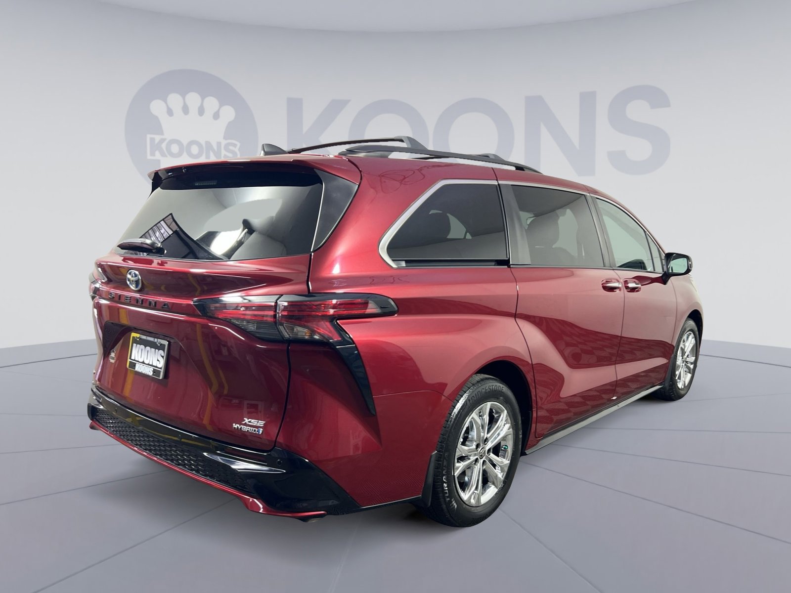 Used 2022 Toyota Sienna XSE AWD/4WD image 7