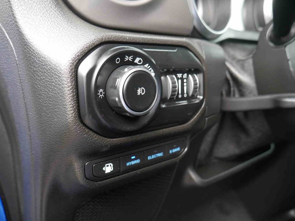 Certified 2021 Jeep Wrangler Unlimited Rubicon 4xe w/ Cold Weather Group image 28