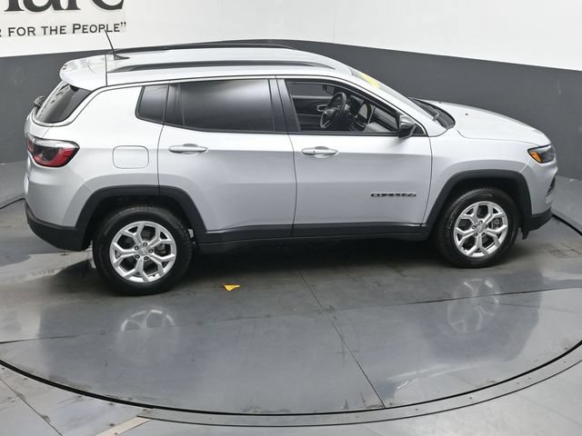 Used 2024 Jeep Compass Latitude AWD/4WD image 43