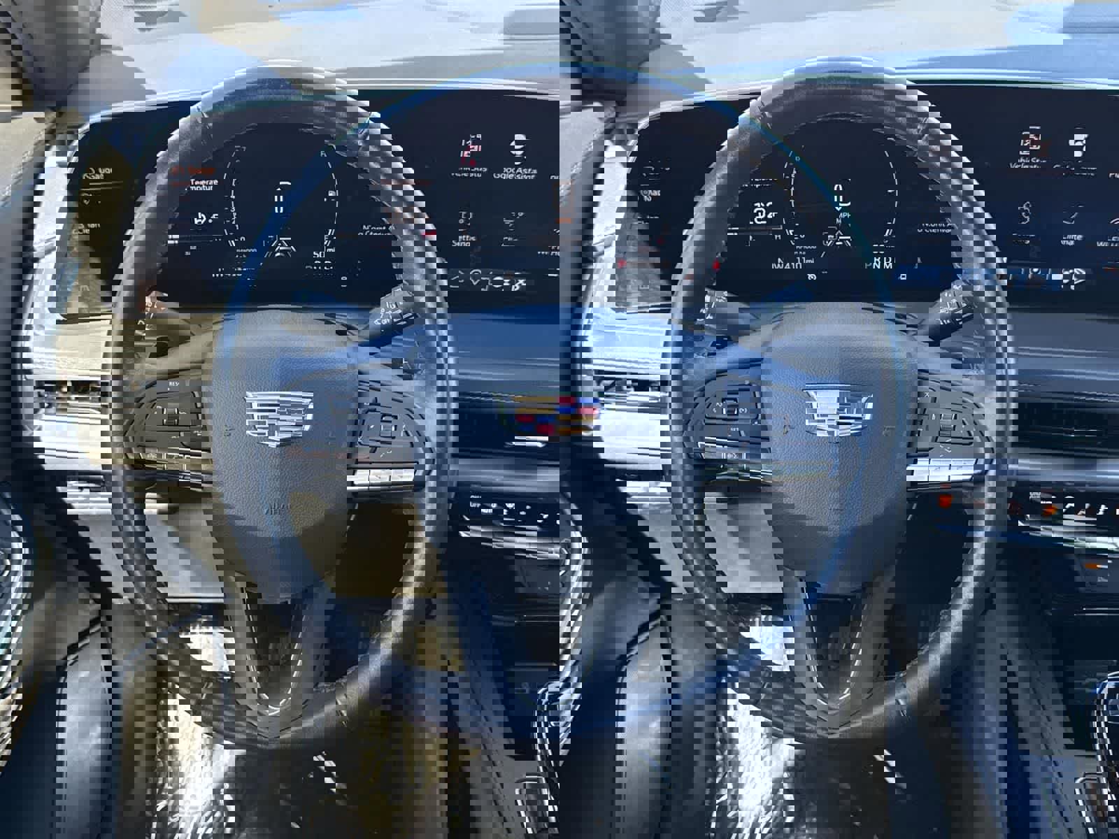 Used 2024 Cadillac XT4 Premium Luxury image 9