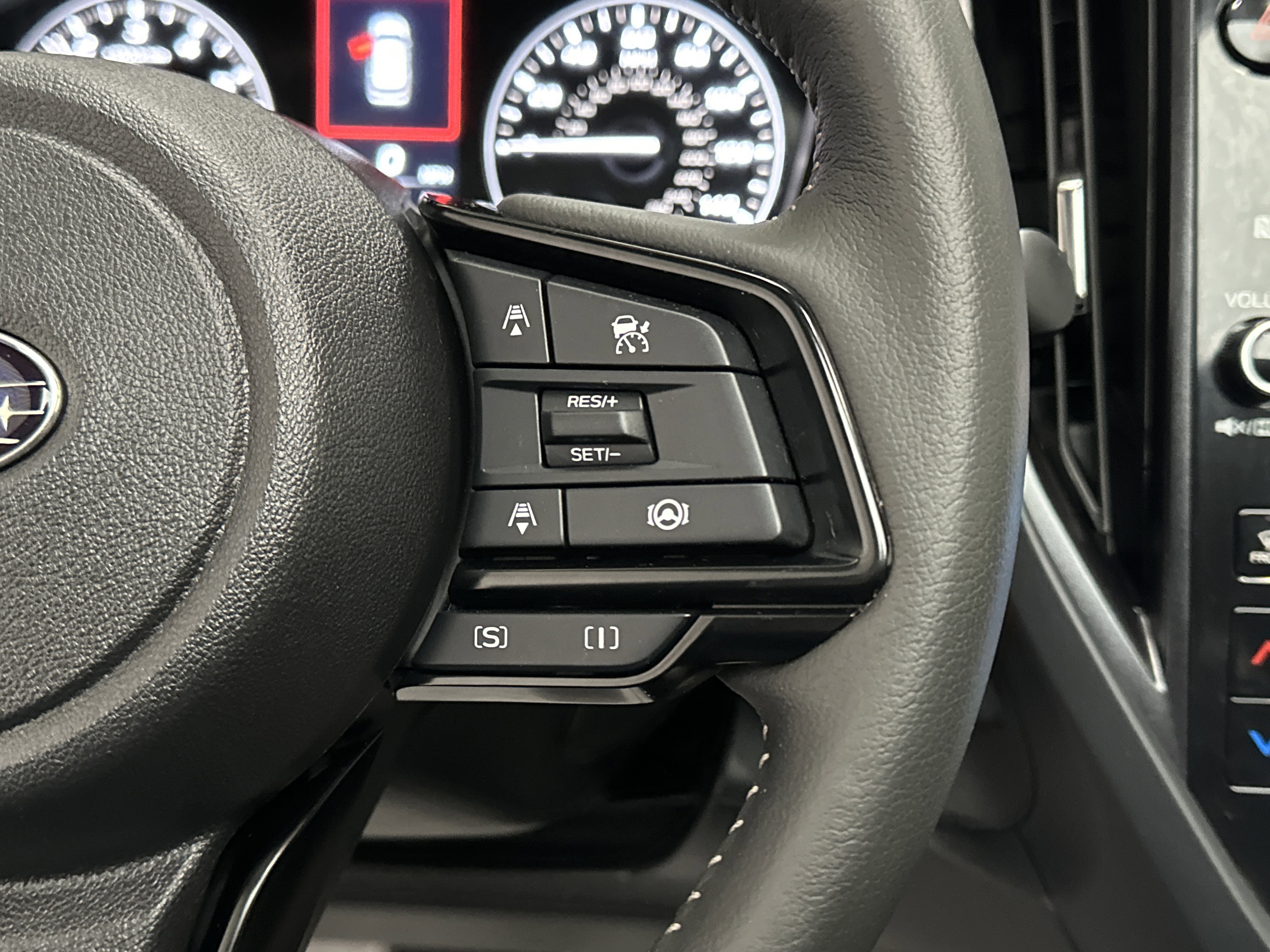 Used 2025 Subaru Forester Premium w/ Convenience Package #1 image 26