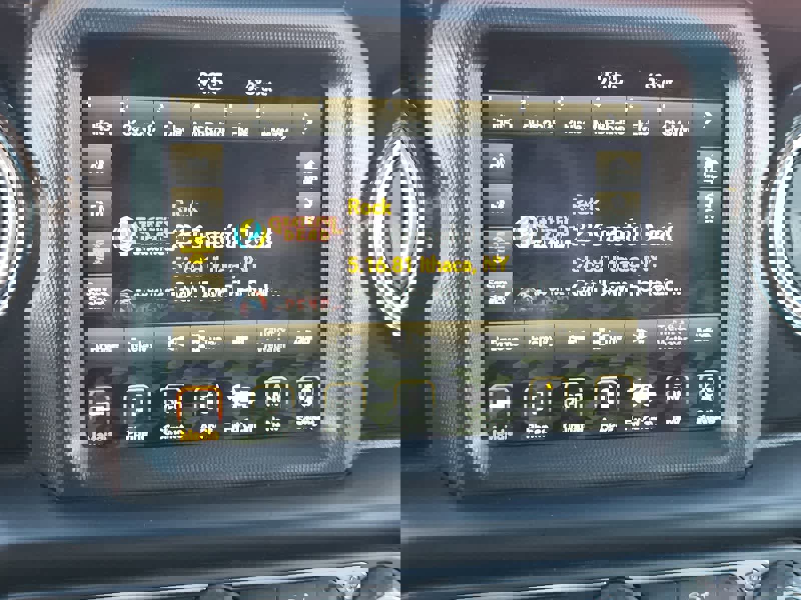 Used 2022 Jeep Wrangler Unlimited Rubicon w/ Xtreme Recon 35" Tire Package image 19