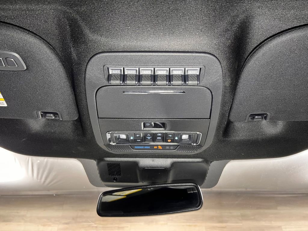 Used 2025 Ford F150 Raptor AWD/4WD image 16