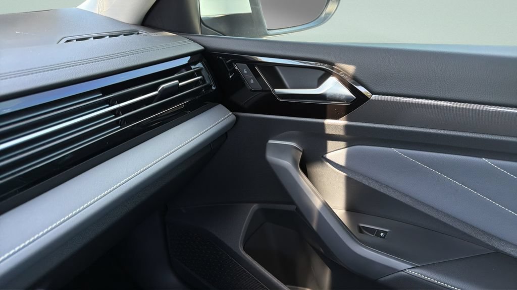 New 2026 Volkswagen Jetta SEL FWD image 24
