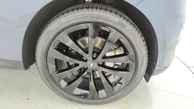 Used 2025 Land Rover Range Rover Sport SE image 61